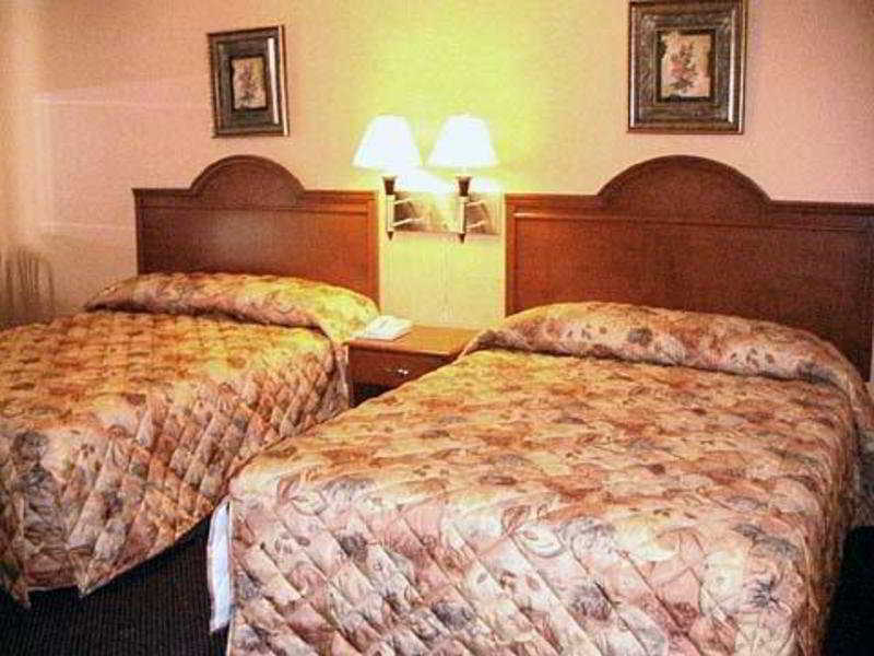 Super 8 By Wyndham Pembroke Quarto foto