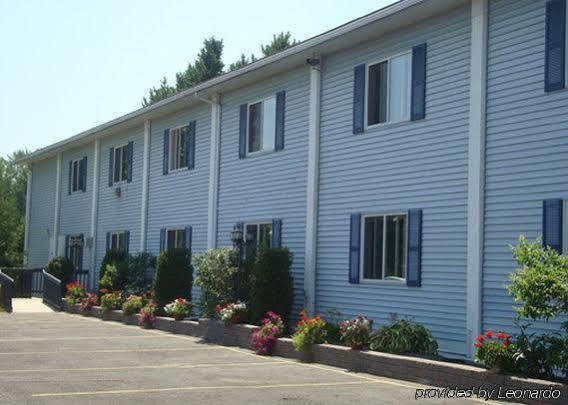 Super 8 By Wyndham Pembroke Exterior foto