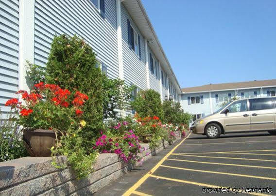 Super 8 By Wyndham Pembroke Exterior foto